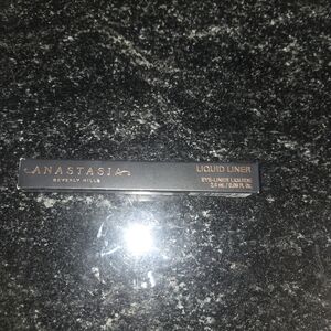 Anastasia Beverly Hills Liquid Eyeliner - Color  Navy Blue